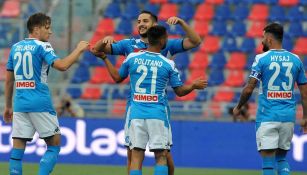 Jugadores del Napoli festejan un gol