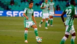 Andrés Guardado: Fuera de convocatoria del Betis vs Alavés por lesión