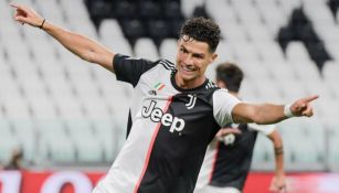 Cristiano Ronaldo festeja un gol con la Juventus en Serie A