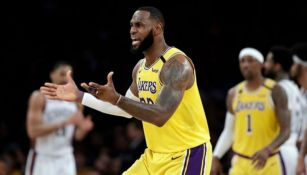 LeBron James lanza un grito en un juego de los Lakers 