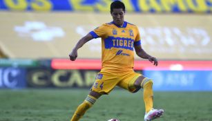 Hugo Ayala en partido con Tigres