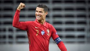 Cristiano Ronaldo celebrando su gol 100 con Portugal