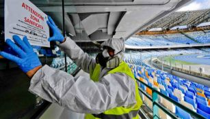 La sanitización de un estadio durante la pandemia