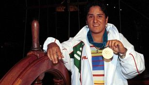 Soraya Jiménez con la medalla de oro 