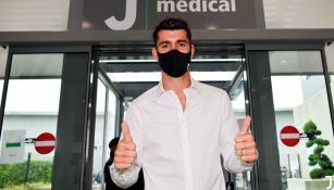 Álvaro Morata posa en las instalaciones médicas de la Juventus 