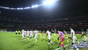 América vs Pumas en un Estadio Azteca vació