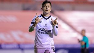 Fernando Madrigal luego de anotar gol con el Querétaro
