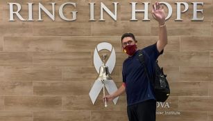 Ron Rivera a su salida del hospital 