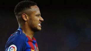 Neymar se lamenta en juego del Barcelona