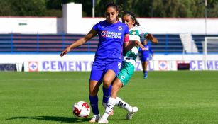 Video: Jugadora de Cruz Azul Femenil evitó gol al 'estilo Huiqui'