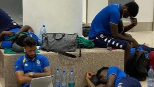 Jugadores de Gabón varados en el aeropuerto de Banjul