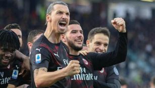Zlatan Ibrahimovic celebra gol con el Milan