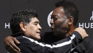 Diego Armando Maradona y Pelé juntos en un evento