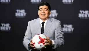 Maradona en un evento con la FIFA