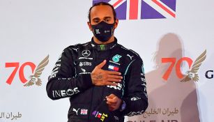 Lewis Hamilton durante una premiación 