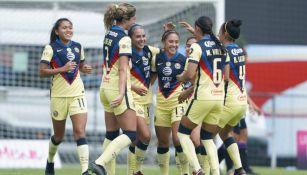 Juagdoras del América celebran gol ante Mazatlán FC