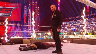 Randy Orton incendió a Bray Wyatt en el evento TLC