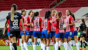 Jugadoras de Chivas Femenil celebran gol vs Juárez