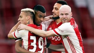 Jugadores del Ajax celebrando un gol conseguido