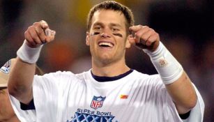 Tom Brady celebra el título en el Super Bowl XXXIX