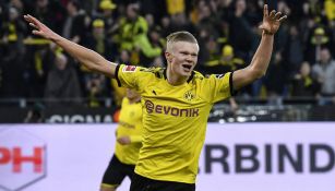 Erling Braut Haaland festeja un gol con el Dortmund 