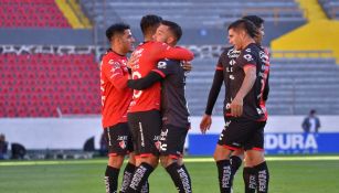 Jugadores de Atlas celebran gol vs Juárez