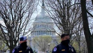 Seguridad estadounidense a las afueras del Capitolio