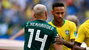 Chicharito y Neymar se saludan en Rusia 2018