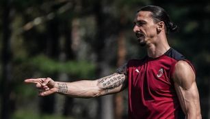 Zlatan Ibrahimovic en entrenamiento con el AC Milan