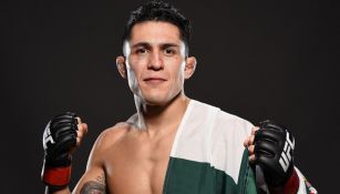 Erik 'Goyito' Pérez posa para la UFC