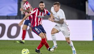 Koke y Toni Kroos en un duelo entre el Atlético de Madrid y el Real Madrid