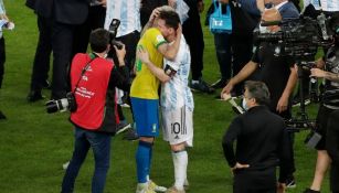 Neymar y Messi tras el silbatazo final