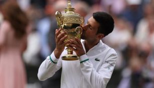 Novak Djokovic en festejo en Wimbledon 