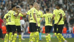 Jugadores de Borussia Dortmund festejan un gol