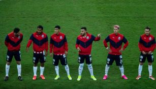Jugadores de Chivas previo al partido ante Atlas