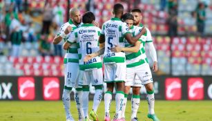 Liga MX: Santos rescató los tres puntos en su visita a Querétaro, en feria de goles