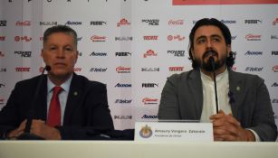 Ricardo Peláez y Amaury en conferencia de prensa