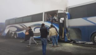 Autobús de Rayados se accidentó