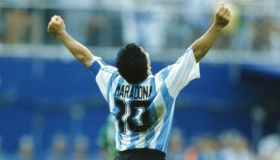 Diego Armando Maradona festejando con la Selección de Argentina