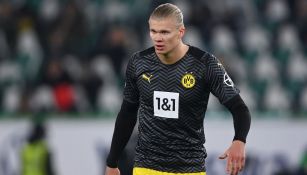Erling Haaland jugando partido con el Borussia Dortmund