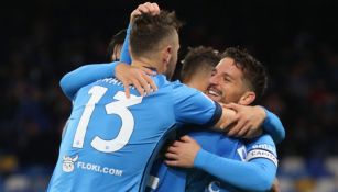 Jugadores del Napoli festejando un gol a favor