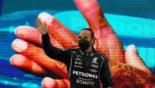 Lewis Hamilton reacciona durante el podio de Abu Dabi