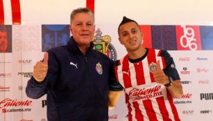 'Piojo' Alvarado presentado con Chivas