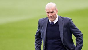 Zinedine Zidane dirigiendo partido del Real Madrid