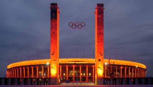 Estadio Olímpico de Berlín durante la noche