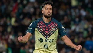 Bruno Valdez festejando gol con el América en la Liga MX