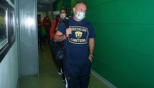 Andrés Lillini llega al Estadio Corona