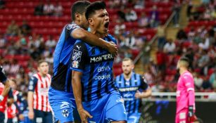 Jesús Gallardo celebra gol ante Chivas
