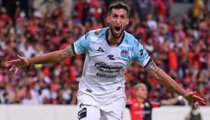 Gonzalo Sosa festejando gol con Mazatlán en partido ante Atlas