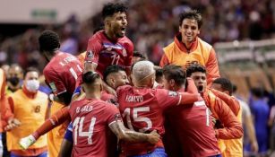 Jugadores de Costa Rica celebrando un gol